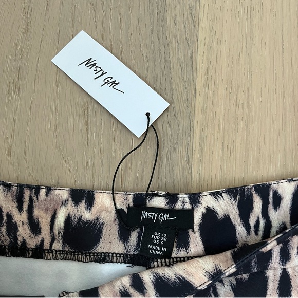 BNWT Nasty Gal Cheetah Print Capris - Picture 4 of 6